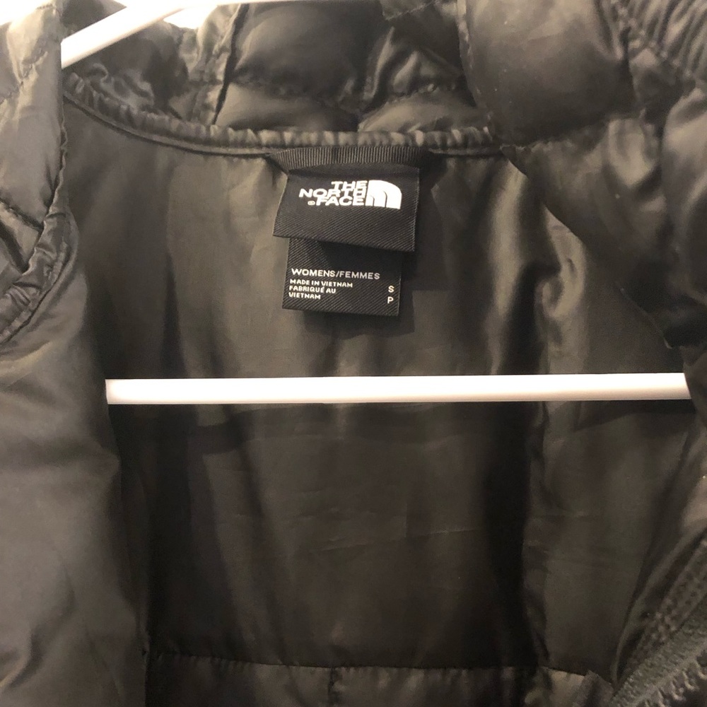 NorthFace Jacket - Picture 2 of 4